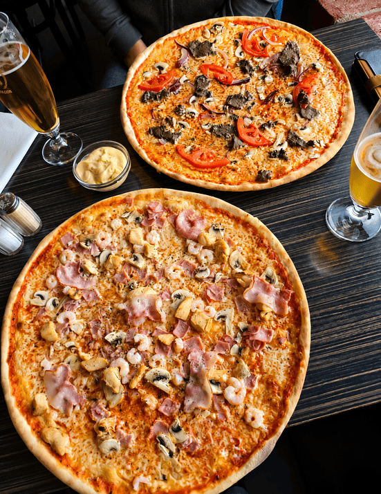 Kvällsstämning på Basic Bar Kök i Solna