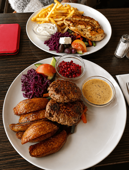 Stämningsbild från restaurangen på Basic Bar Kök